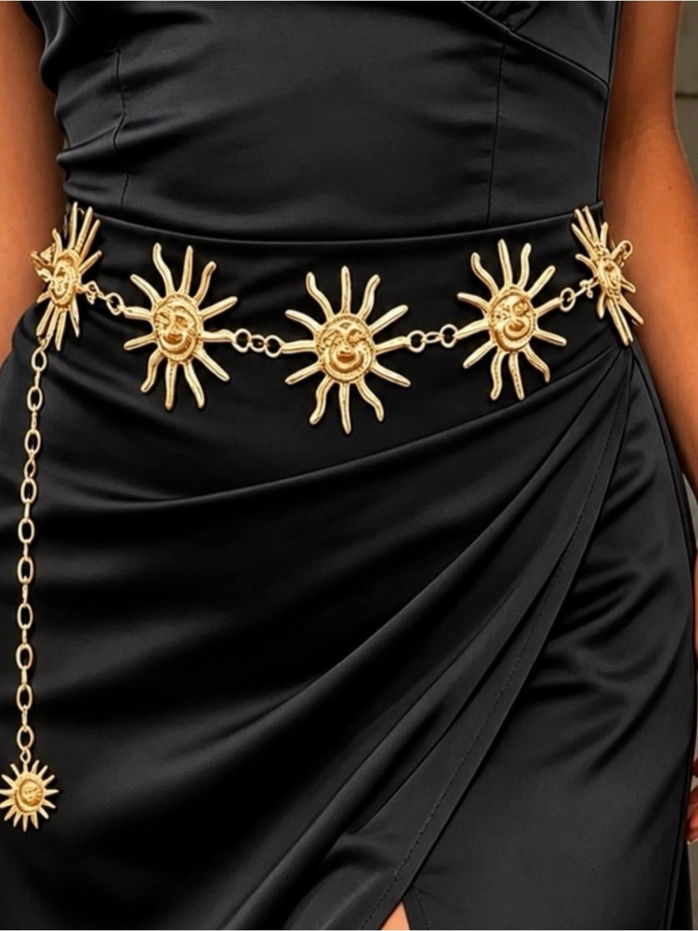 Gold Sun Medallion Chain Belt - Picture 3 of 3